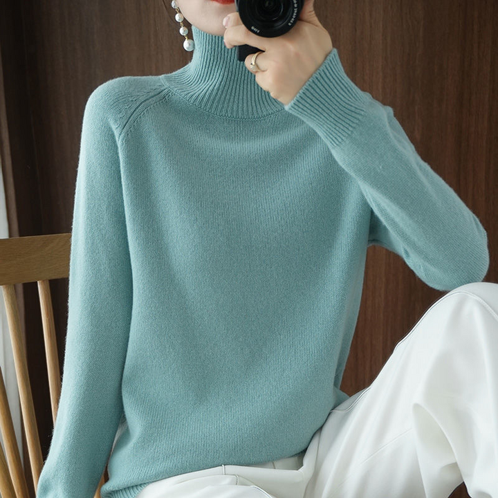Women's Elegant Turtleneck Sweater – Soft Knit, Timeless Design