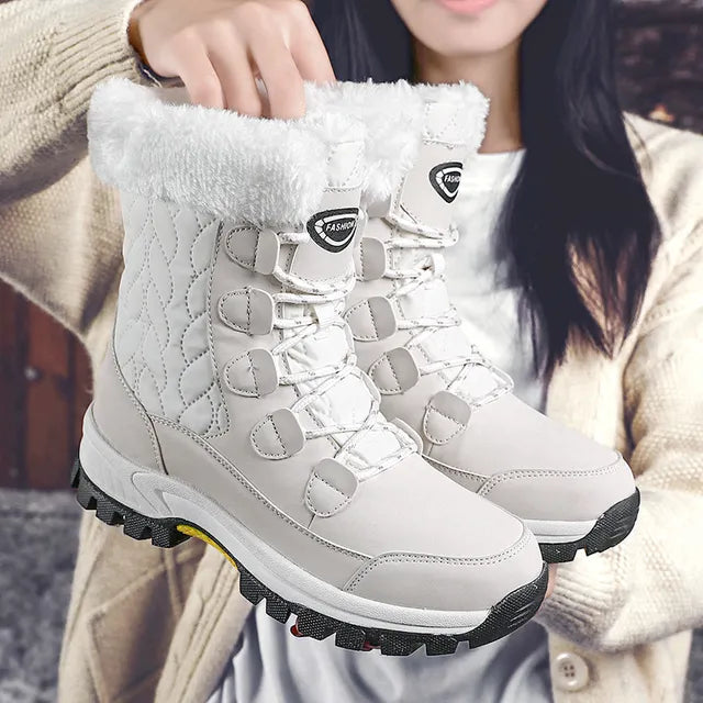Stylish black boots for women | Warm