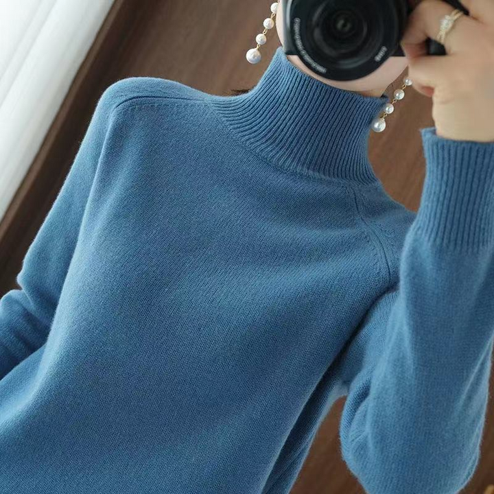 Women's Elegant Turtleneck Sweater – Soft Knit, Timeless Design
