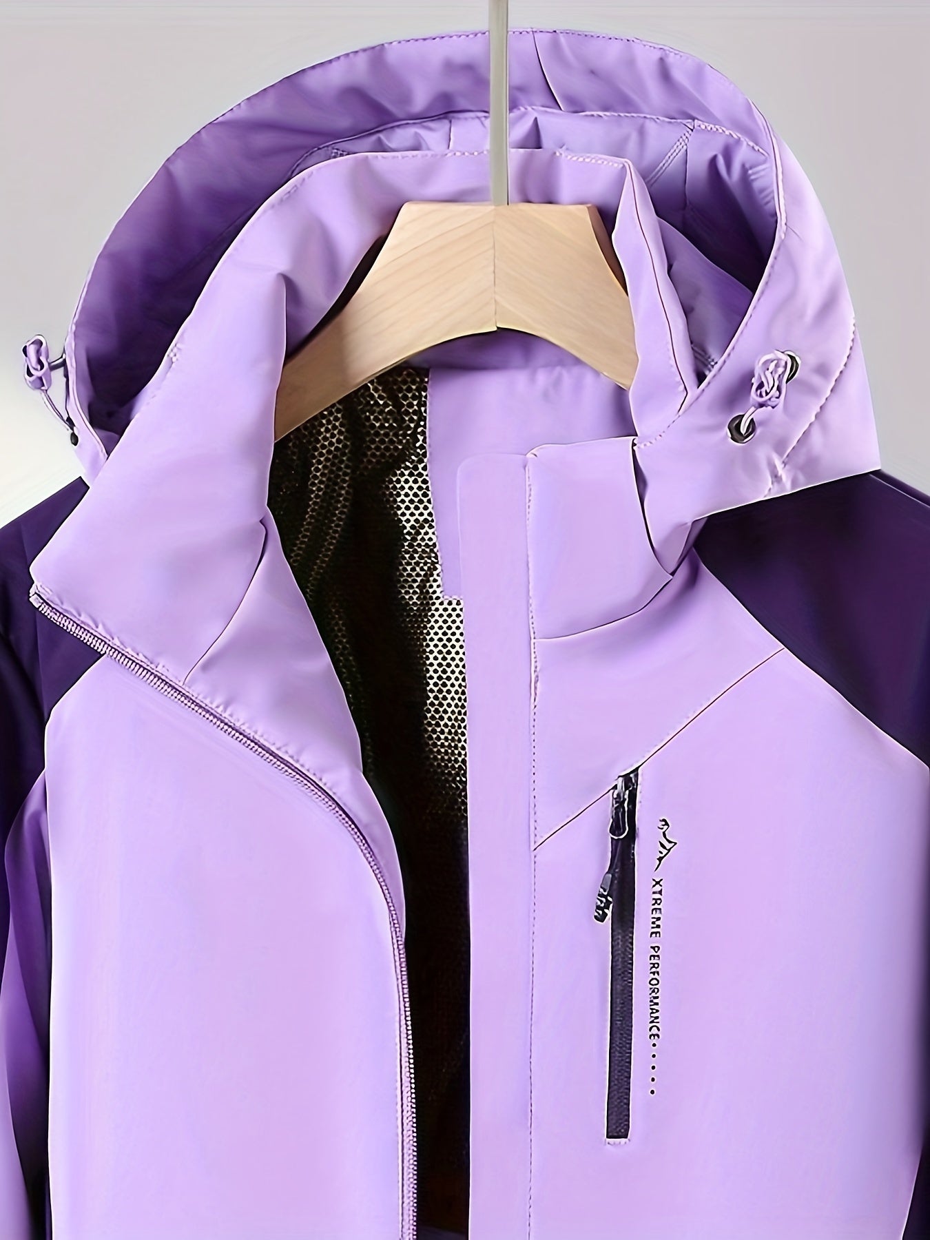 Elegant Waterproof & Windproof Autumn Jacket for Women | Ideal for Transitional Weather