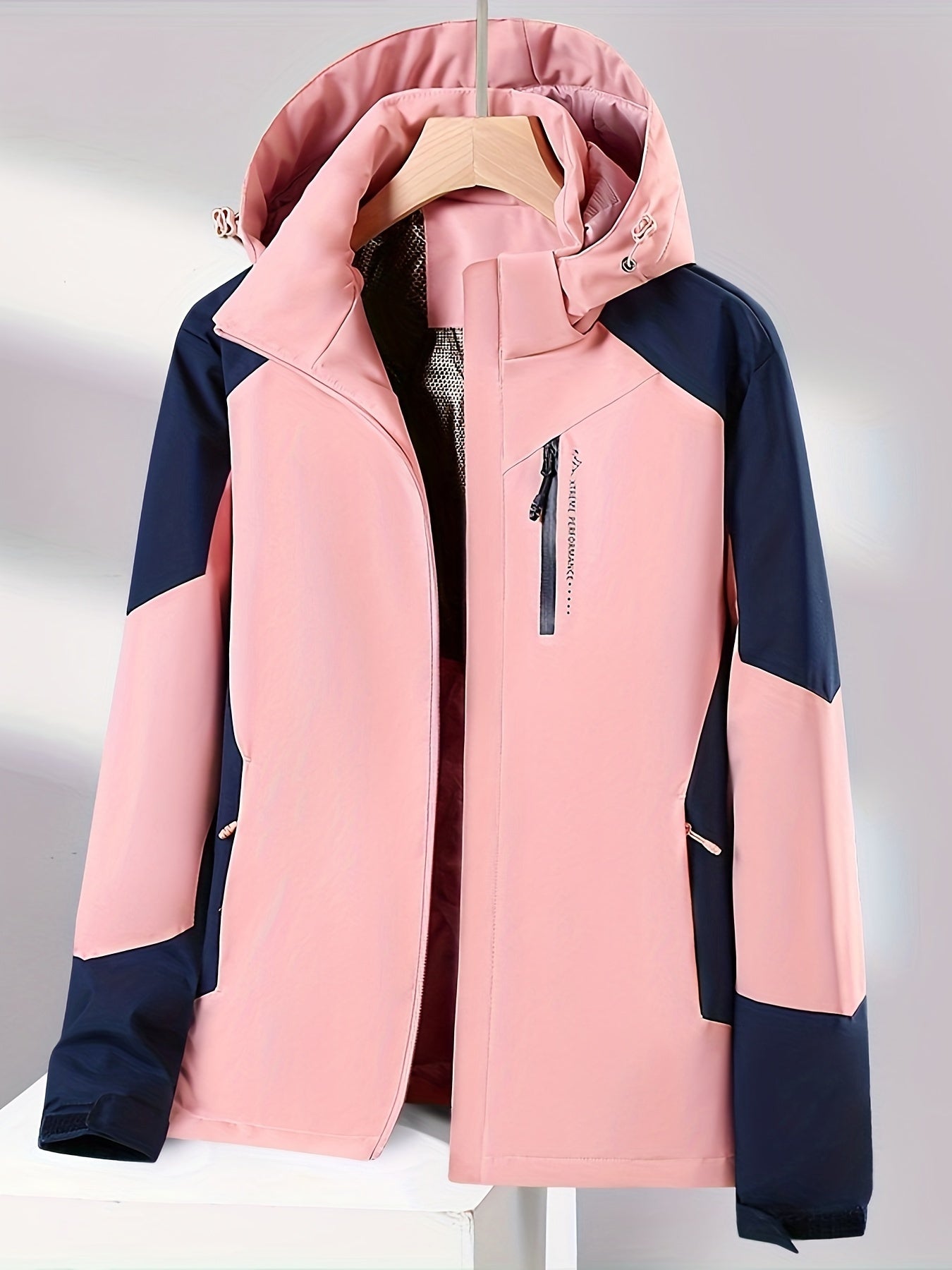 Elegant Waterproof & Windproof Autumn Jacket for Women | Ideal for Transitional Weather