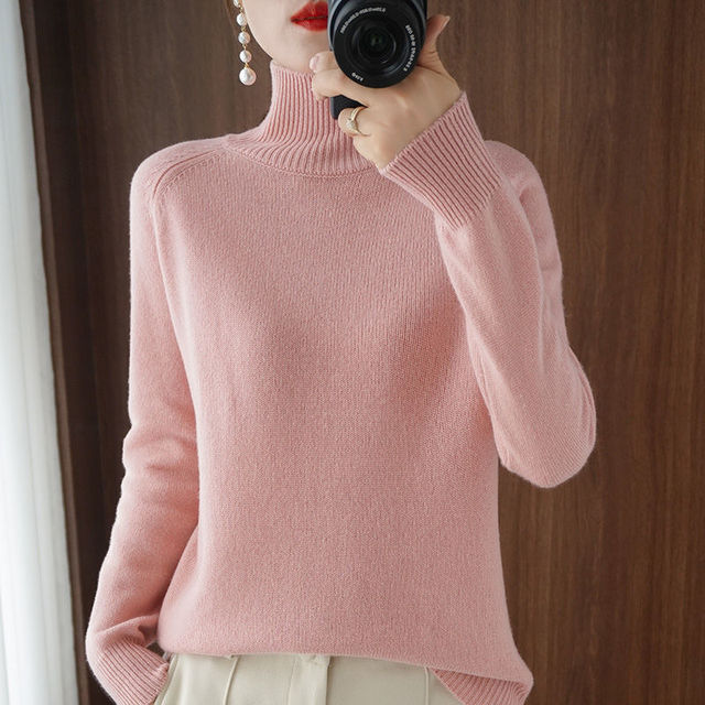 Women's Elegant Turtleneck Sweater – Soft Knit, Timeless Design