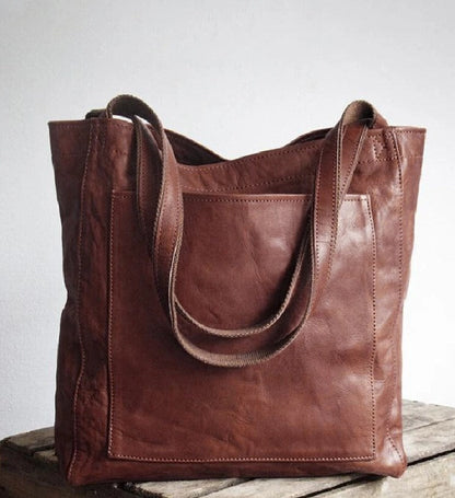 Timeless Leather Carryall Tote – Elegant, Spacious & Built for Daily Life
