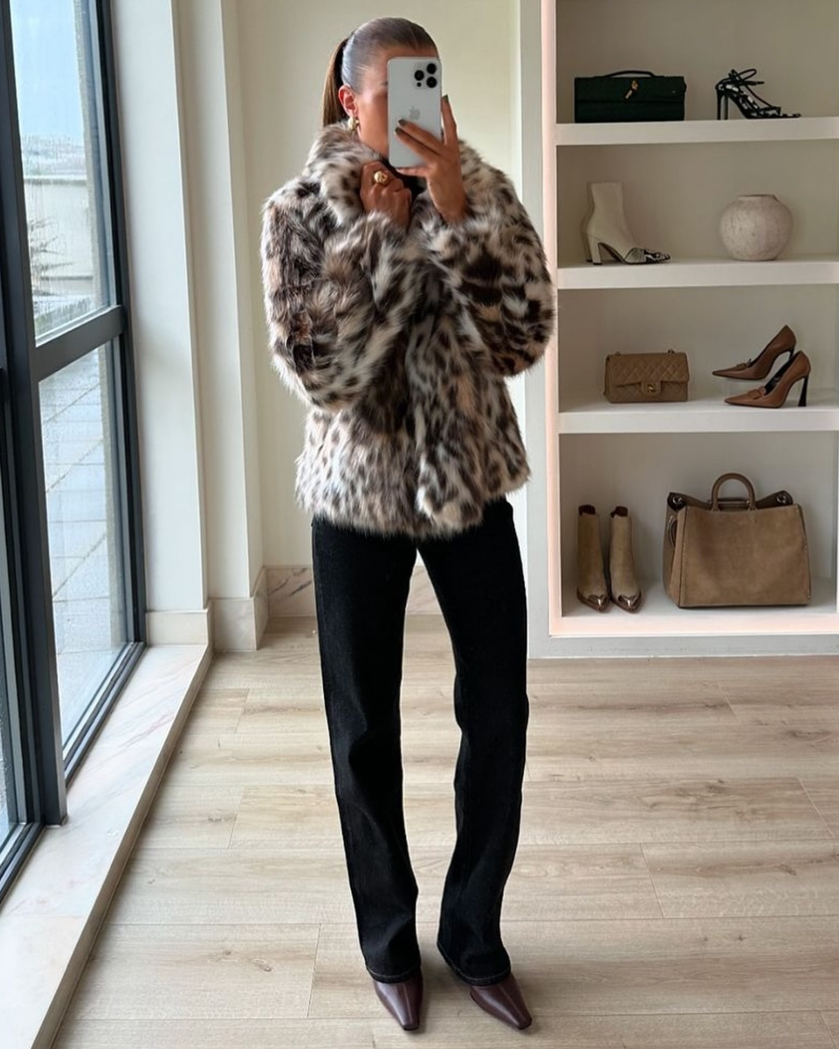 Women’s Leopard Print Faux Fur Jacket – Stylish & Cozy