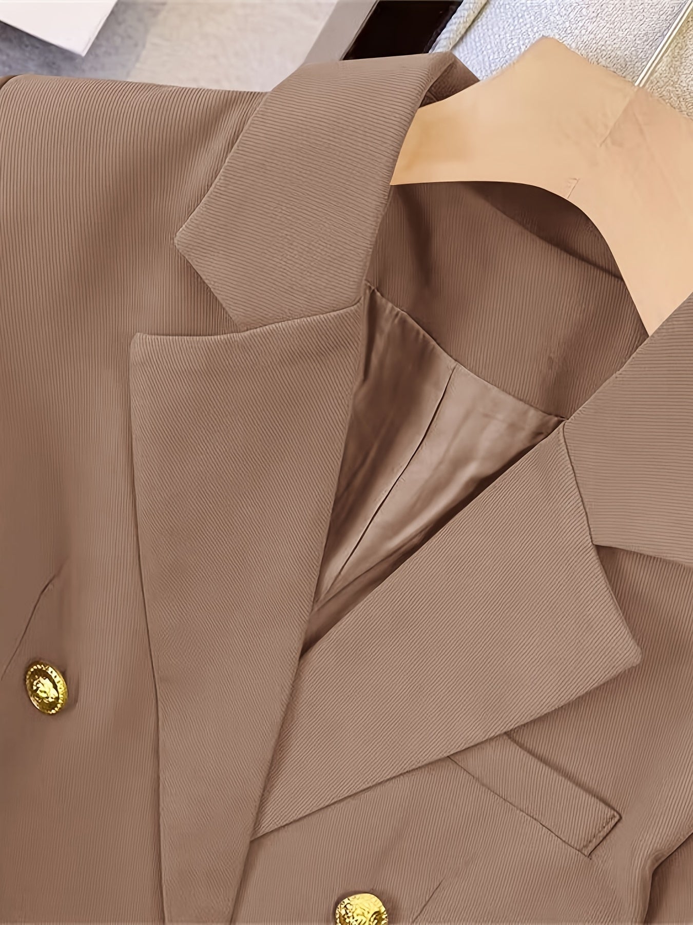 Women's Elegant Slim Business Blazer with Golden Buttons | Ideal for All Seasons