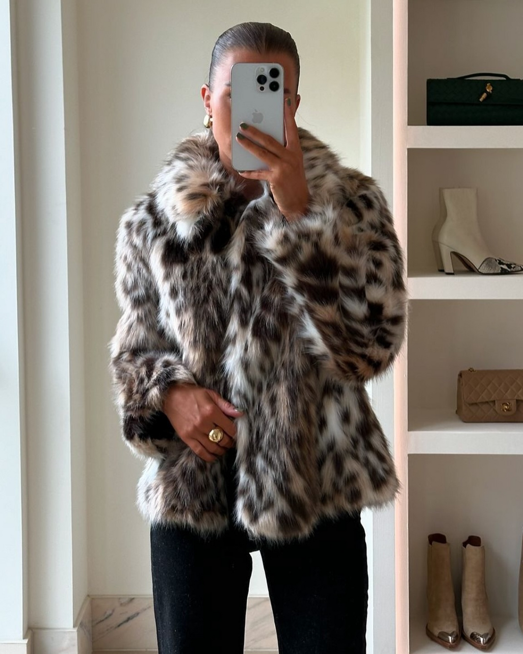 Women’s Leopard Print Faux Fur Jacket – Stylish & Cozy