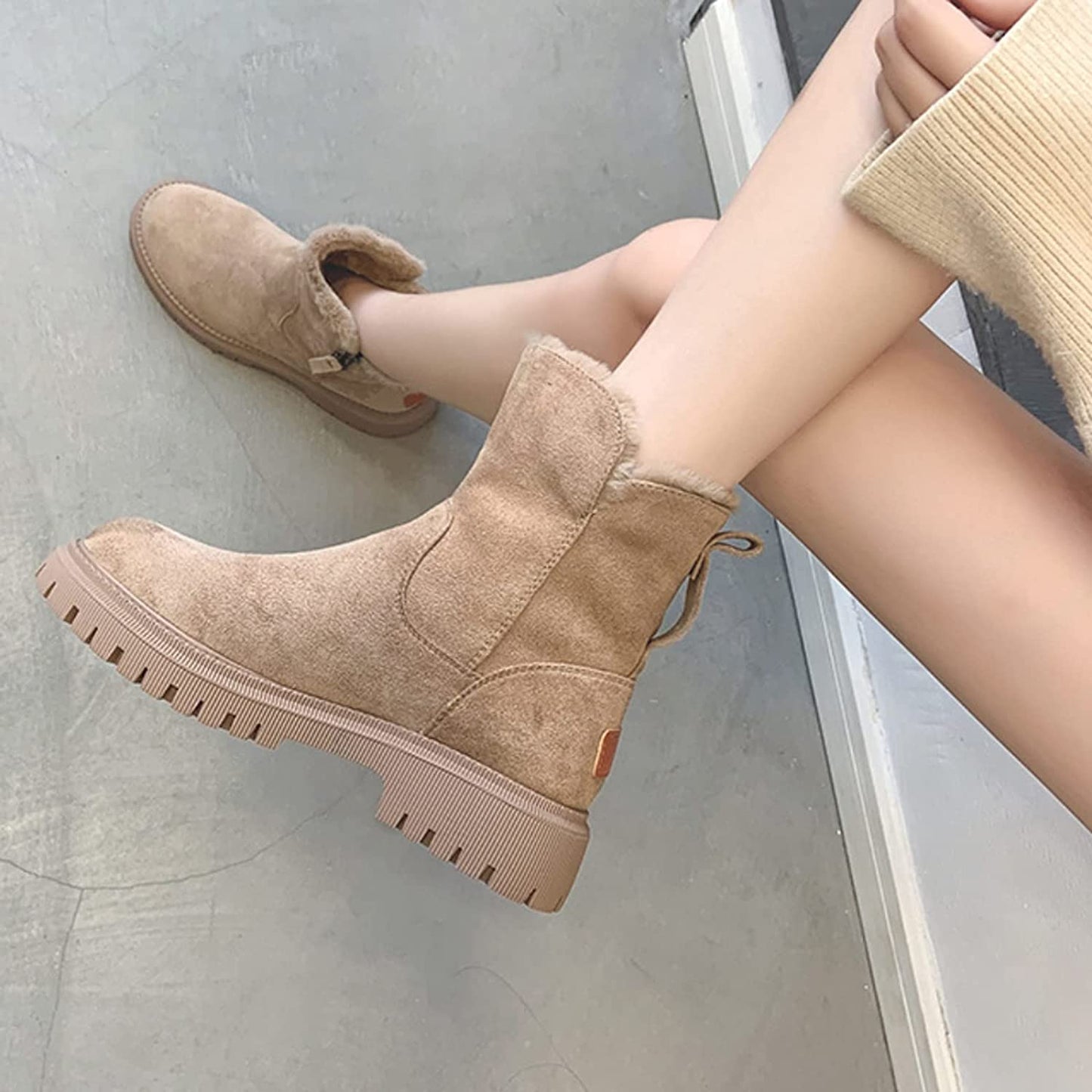 Casual Flat Ankle Boots with Zipper and Vegan Fur for Women | Great for Casual Days