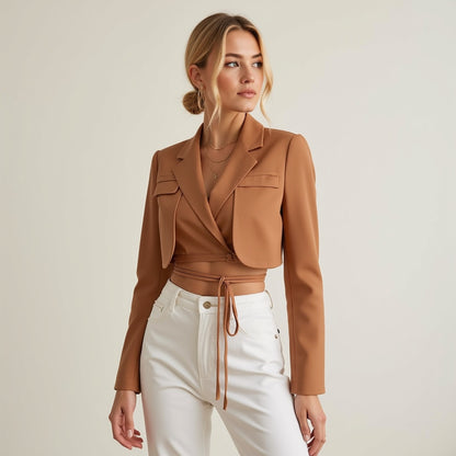 Damen Cropped Blazer – Tailliertes Design, Vielseitig und Elegant für Business & Abendlooks - Chicquemoda Braun / S Chicquemoda Damenblazer Damen Cropped Blazer – Tailliertes Design, Vielseitig und Elegant für Business & Abendlooks
