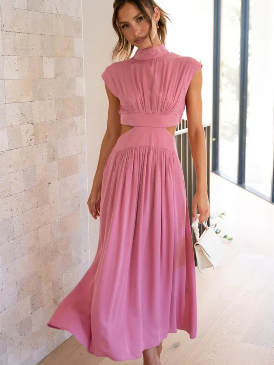Women's - Elegant Sleeveless Long Dress for Women
