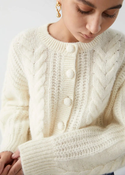 Women’s Fashion Cable Knit Jumper | Cozy Autumn & Winter Top