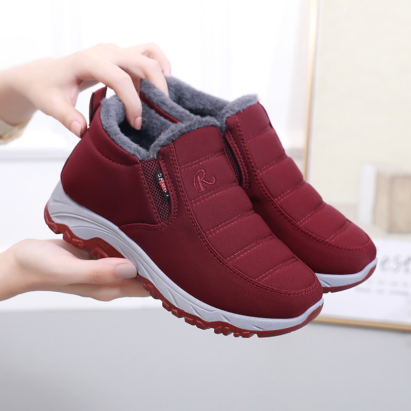 Stylish slip-on winter boots for women | With zipper