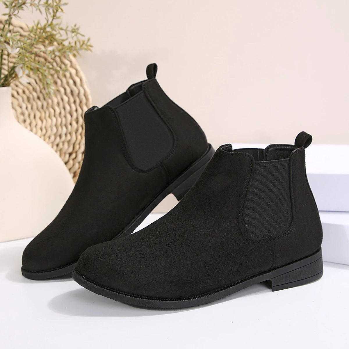 Casual Flat Ankle Boots with Heel and Suede Look for Women | Great for Casual Days