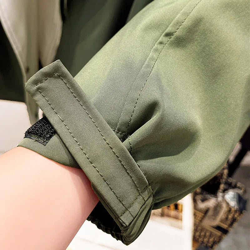 Women’s Lightweight Windbreaker Jacket – Water-Resistant & Stylish