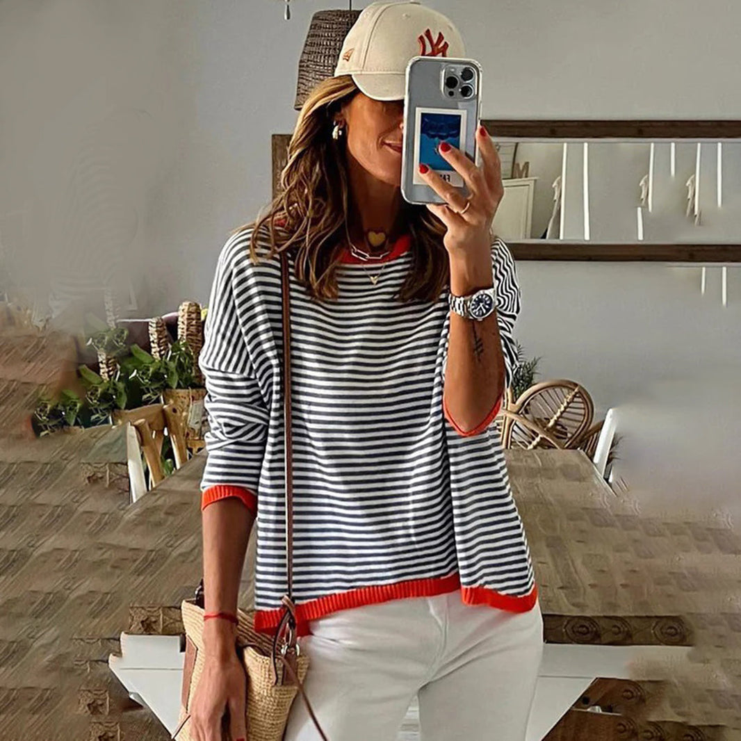 Women's - T-shirt - Classic - Light Modern Style - Great for Casual Days