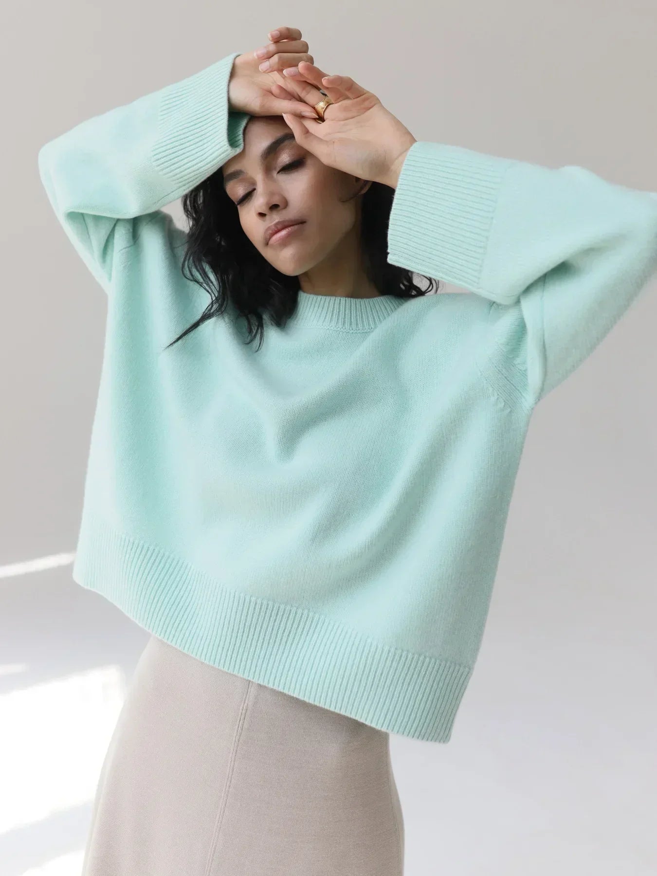 Bequemer, lockerer Pullover für Damen mit rundem Ausschnitt – weiches Material, vielseitig für jeden Anlass – 4