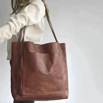 Timeless Leather Carryall Tote – Elegant, Spacious & Built for Daily Life