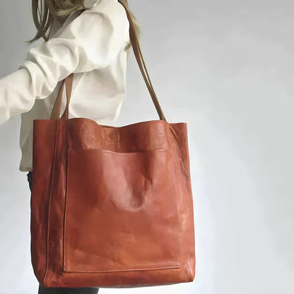 Timeless Leather Carryall Tote – Elegant, Spacious & Built for Daily Life