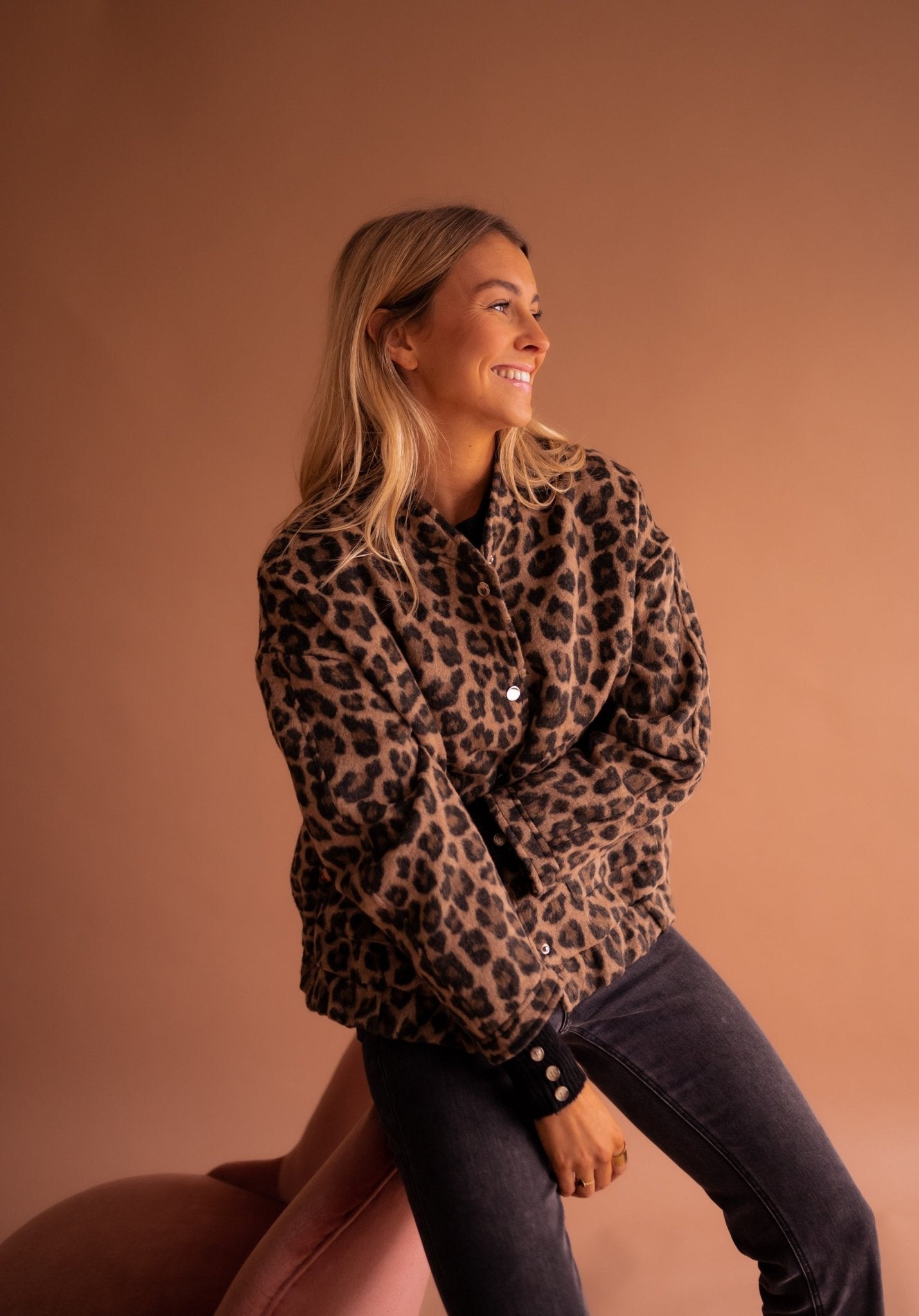 Women’s Modern Casual Jacket – Lightweight & Stylish Outerwear